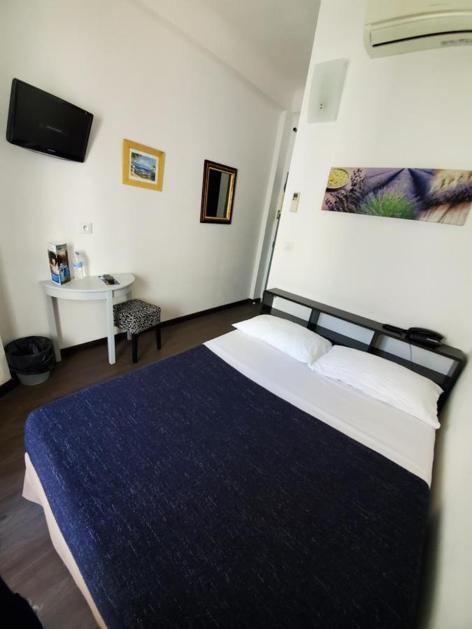 Brit Hotel Colbert Juan-les-Pins Exterior foto